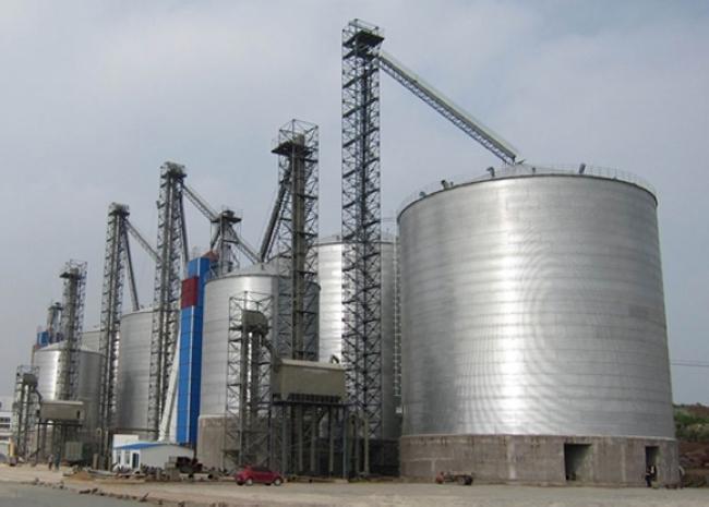 皂市镇大型钢板库构造参数及水泥储存质量